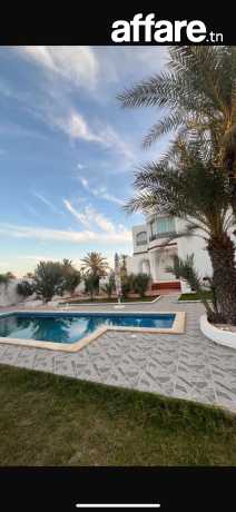 Grande villa avec piscine zone touristique Djerba