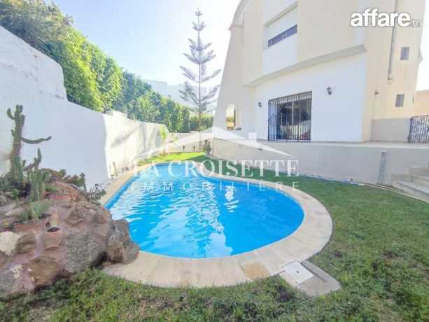 Villa S+8 avec piscine à Ain Zaghouan Nord ZVV0410