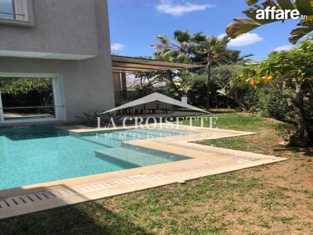 Villa S+4 avec piscine à Carthage Hanibal ZVL1647