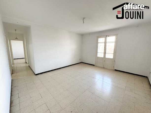 Appartement S+3 à Ksar Saïd 2