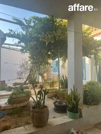 Maison familiale spacieuse à Raoued sur 500 m²