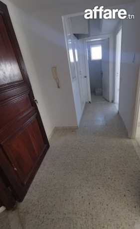 A vendre appartement S+1 à Ennasr 2