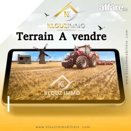 DT5131 A Vendre Un Terrain Sur La Route Principale Bechateur